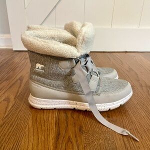 Sorel Women's Gray & Cream Winter Rain Boots